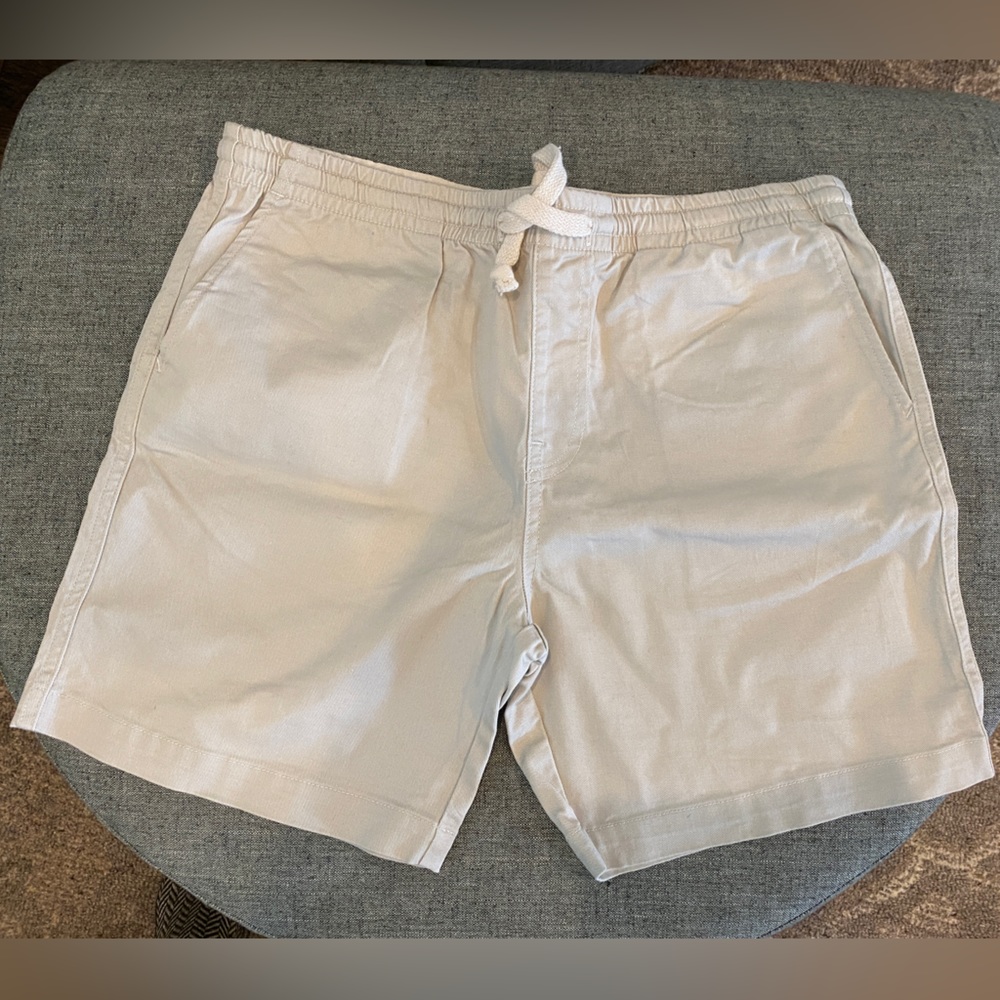 Gustin shorts size L